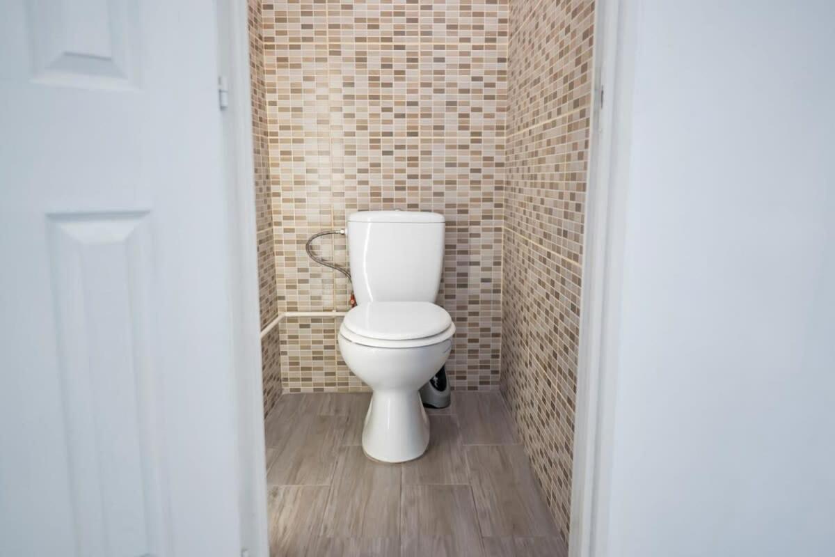 Chic Central Flat With River View Budapest Bagian luar foto